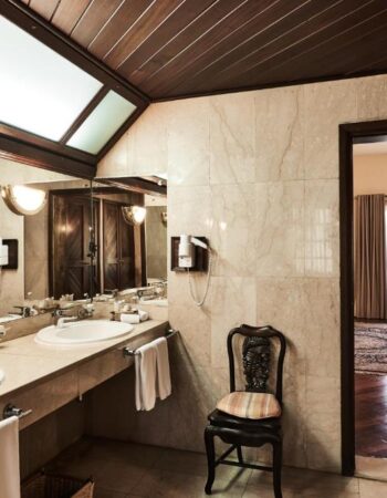 Safari Park Hotel & Casino