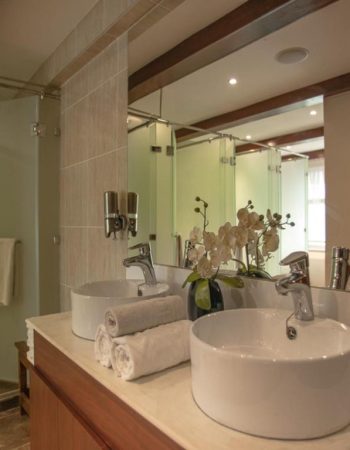 Cloud Hotel & Suites Parklands