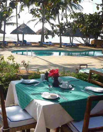 Driftwood Beach Club