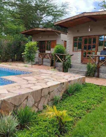 Emirishoi Cottages and Garden Bistro