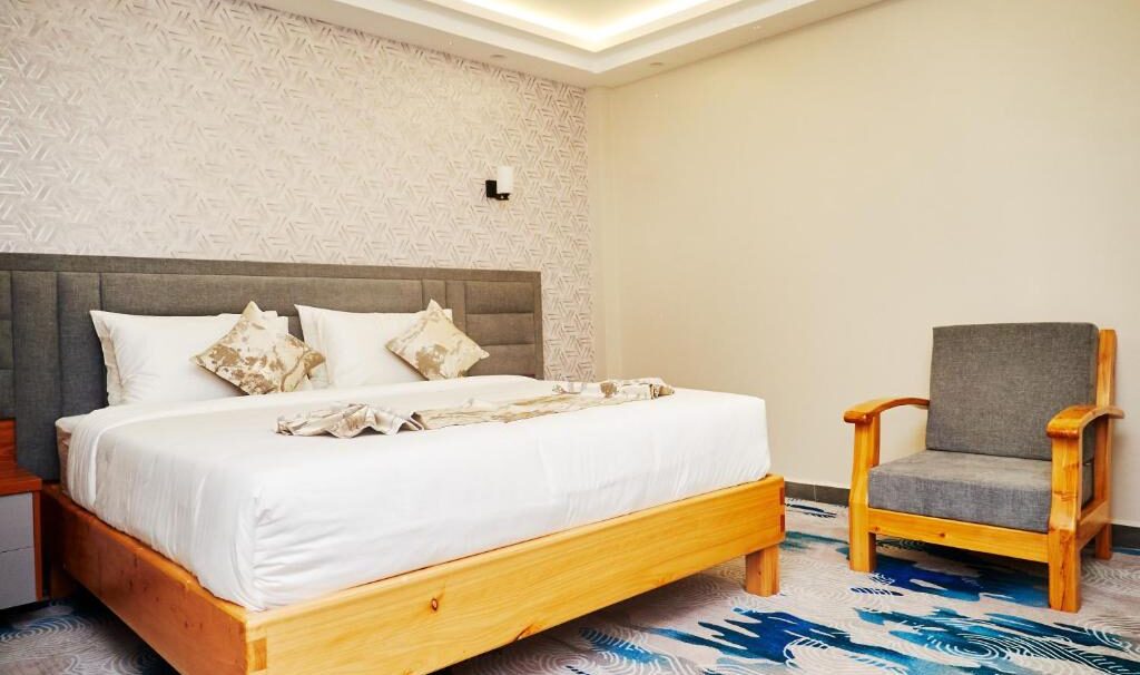 Nickolee Hotel